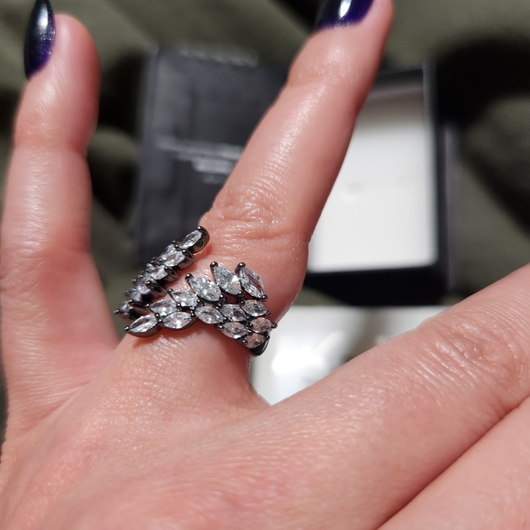 reign "the villian collection"wings of a raven CZ on hematite. - Picture 8 of 8